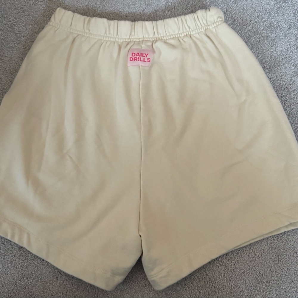 NEVER BEEN WORN Daily Drills Shorts